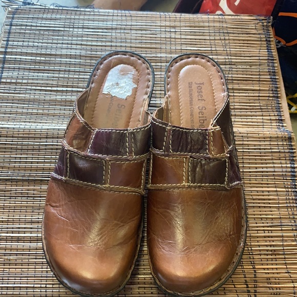 Leather clogs - Picture 2 of 2